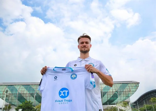 Đá gà tre nhanh nhẹn